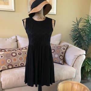 UNIQLO sister brand GU mini dress